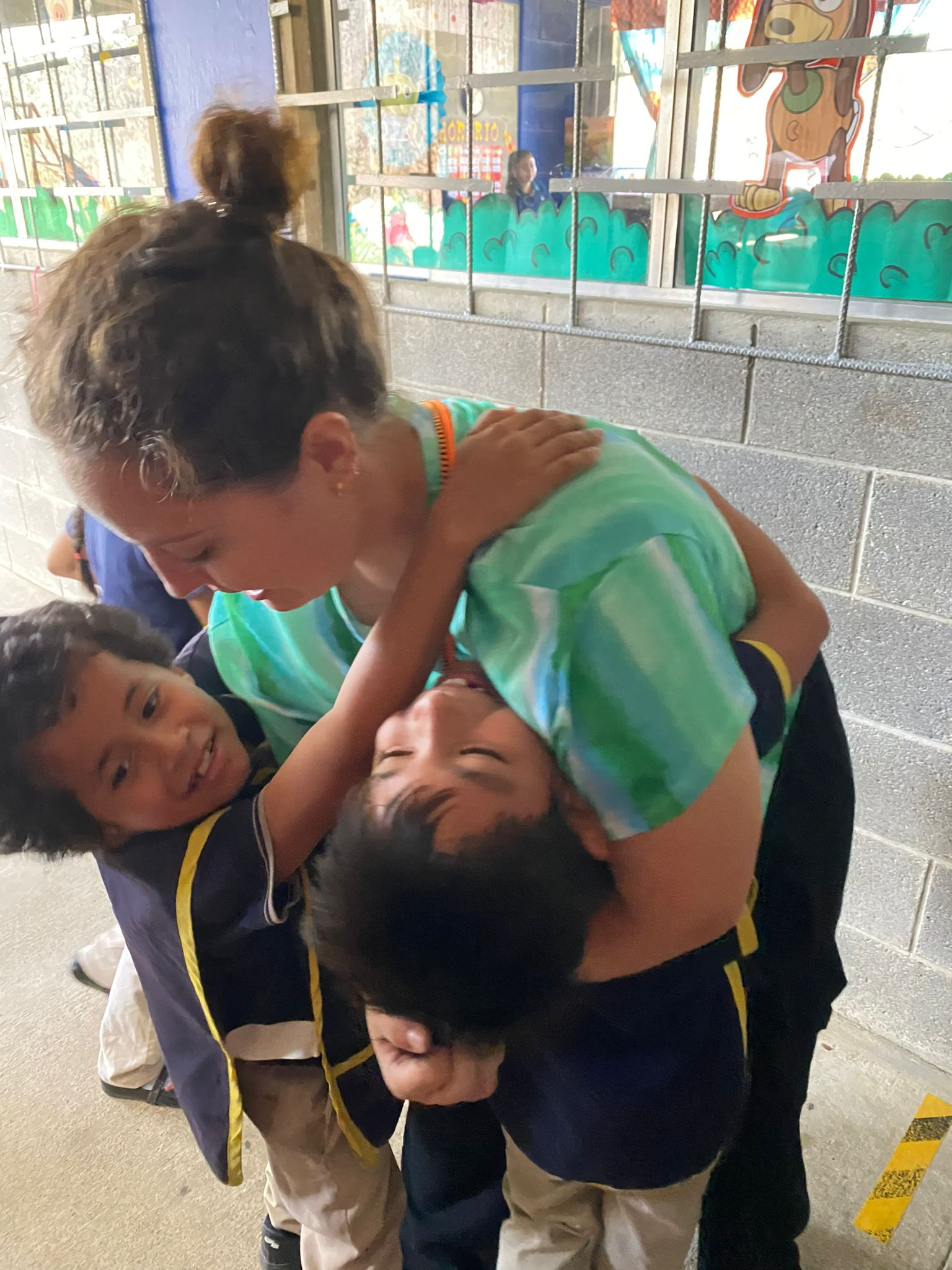 Cómo es un día en el Centro Escolar Hermano Moisés Cisneros? - Tu grano de  arena